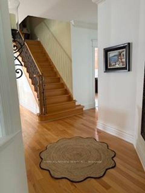 Photo 5 at 6 Jaylynn Court, Sonoma Heights, Vaughan
