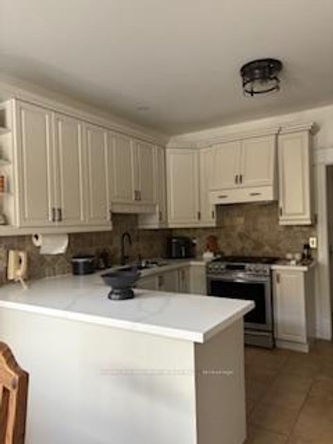 Photo 6 at 6 Jaylynn Court, Sonoma Heights, Vaughan