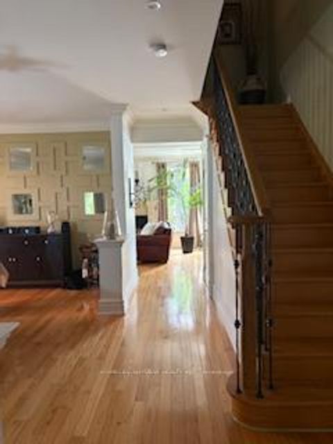 Photo 8 at 6 Jaylynn Court, Sonoma Heights, Vaughan
