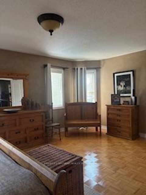 Photo 14 at 6 Jaylynn Court, Sonoma Heights, Vaughan