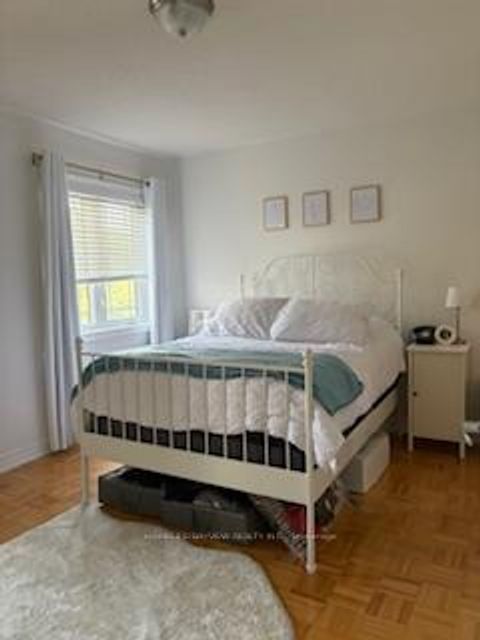 Photo 17 at 6 Jaylynn Court, Sonoma Heights, Vaughan