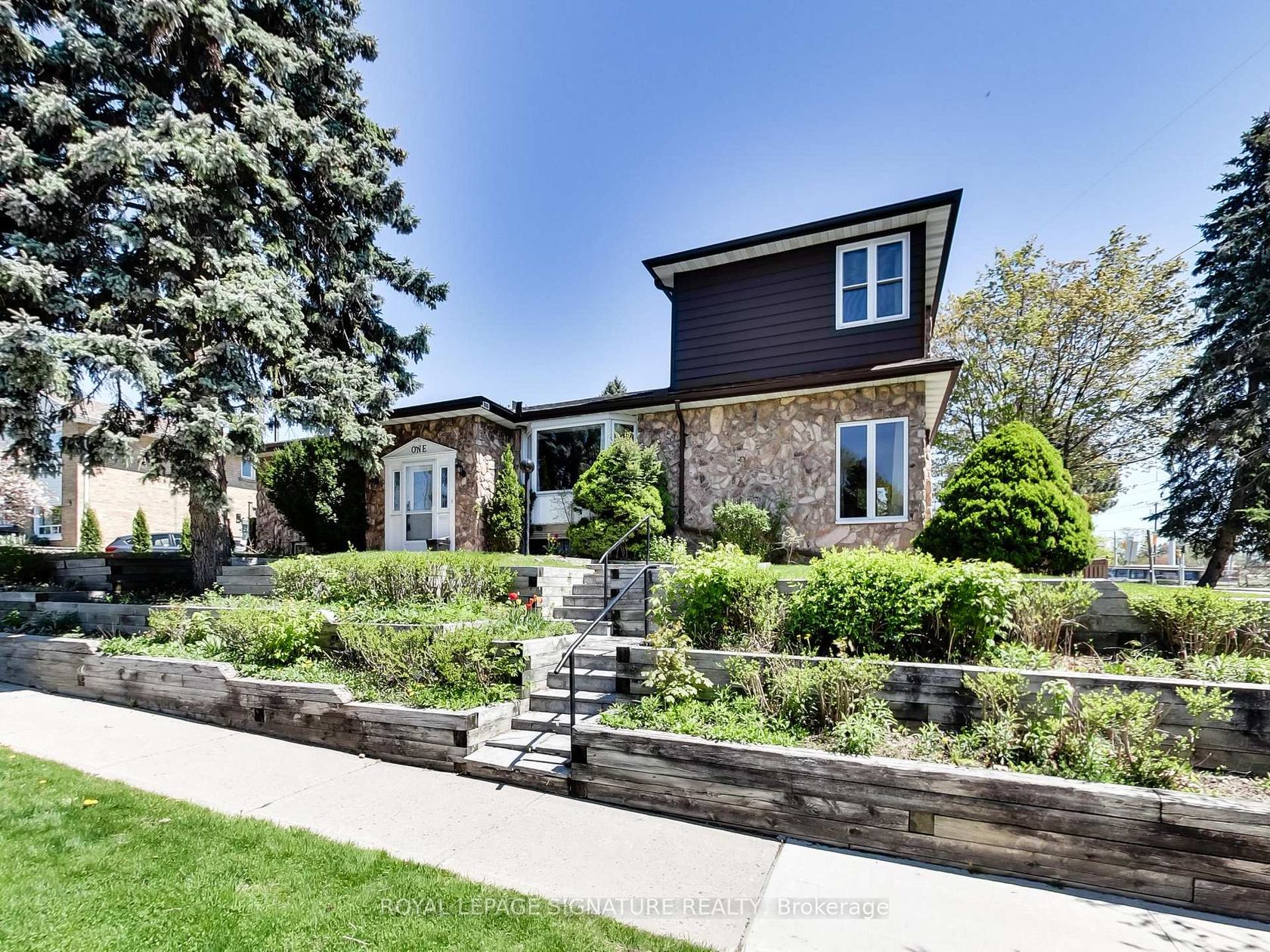 1 Kencliff Crescent, Bendale, Toronto 