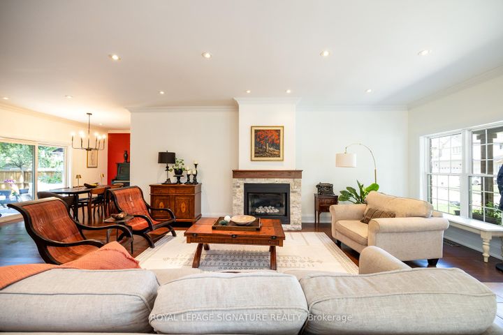 Photo 5 at 116 Milton Street, Queensway, Toronto