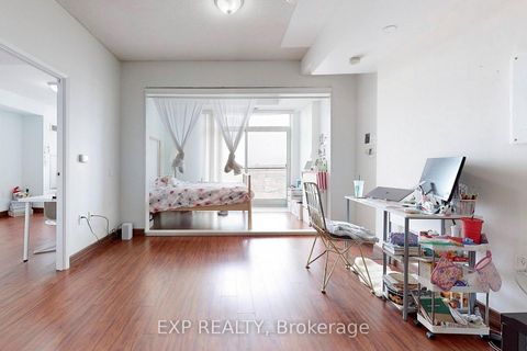 Photo 6 at PH6 - 15 Maplewood Avenue, Cedarvale, Toronto