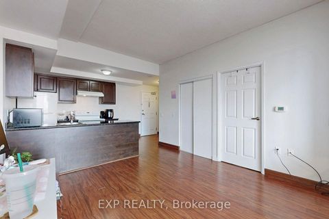 Photo 8 at PH6 - 15 Maplewood Avenue, Cedarvale, Toronto