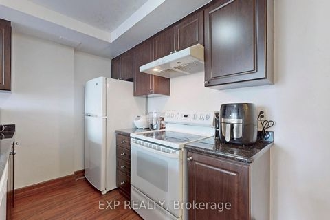 Photo 11 at PH6 - 15 Maplewood Avenue, Cedarvale, Toronto