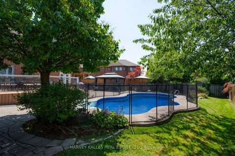 Photo 24 at 12 Alta Vista Court, Beverley Glen, Vaughan