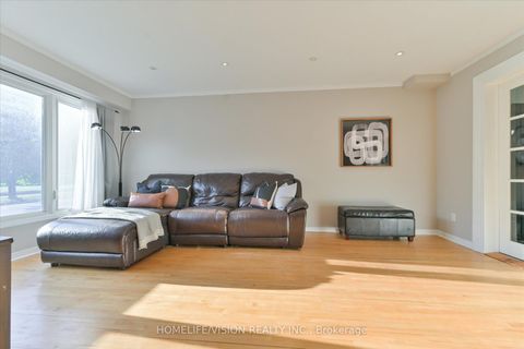 Photo 4 at 255 Cedar Avenue, Harding, Richmond Hill