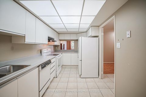 Photo 11 at 217 - 100 Arbors Lane, West Woodbridge, Vaughan