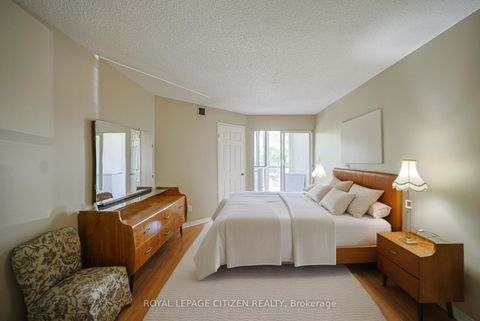 Photo 18 at 217 - 100 Arbors Lane, West Woodbridge, Vaughan