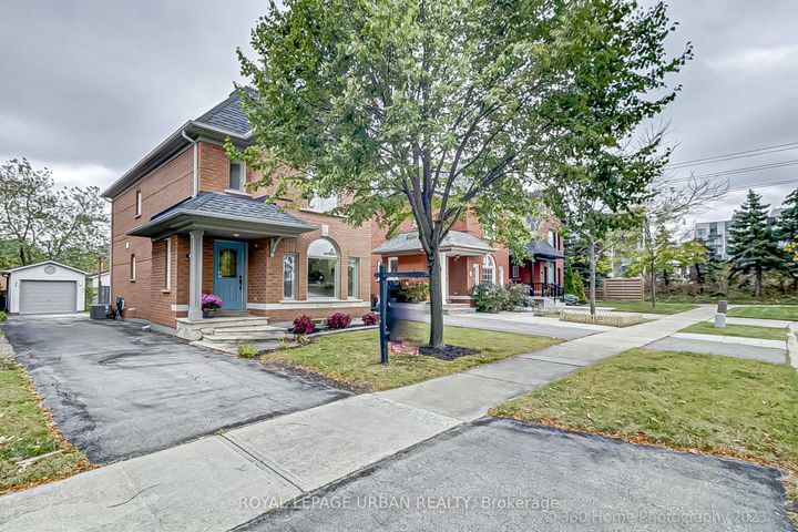 Photo 1 at 165 Westfield Trail, RO River Oaks, Oakville