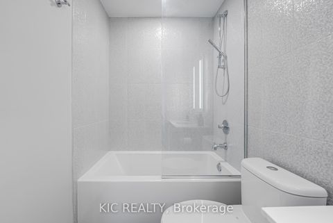 Photo 13 at 3923 - 585 Bloor Street E, North St. James Town, Toronto