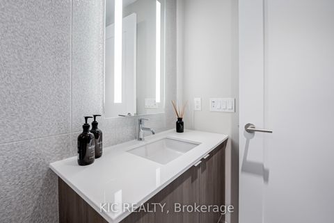 Photo 14 at 3923 - 585 Bloor Street E, North St. James Town, Toronto