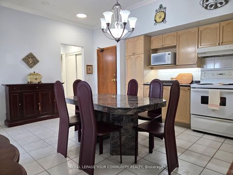 Photo 7 at 508 - 2504 Rutherford Road, Concord, Vaughan