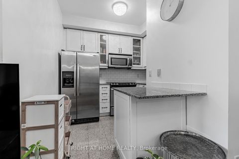 Photo 6 at 815 - 18 Holmes Avenue, Willowdale East, Toronto