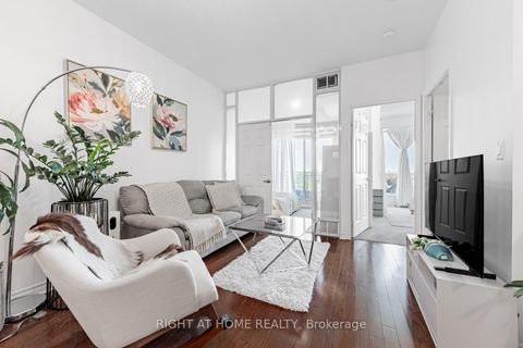 Photo 11 at 815 - 18 Holmes Avenue, Willowdale East, Toronto