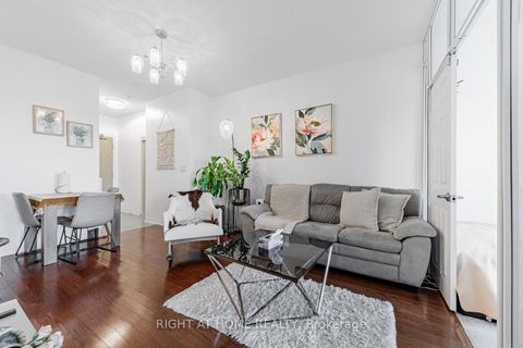 Photo 12 at 815 - 18 Holmes Avenue, Willowdale East, Toronto