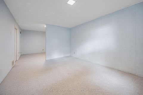 Photo 25 at 4 Burdock Lane, Don Mills, Toronto
