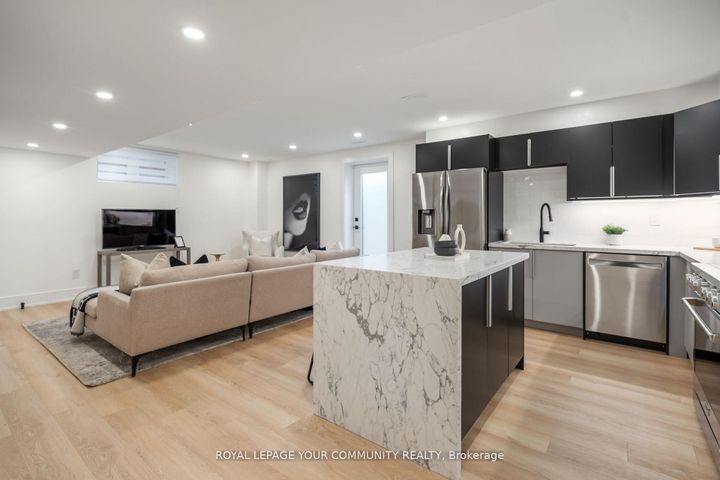 Photo 39 at 14 Ranwood Drive, Pelmo Park W4, Toronto