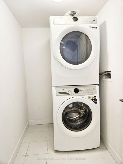 Photo 10 at S1103 - 8 Olympic Garden Drive, Newtonbrook East, Toronto