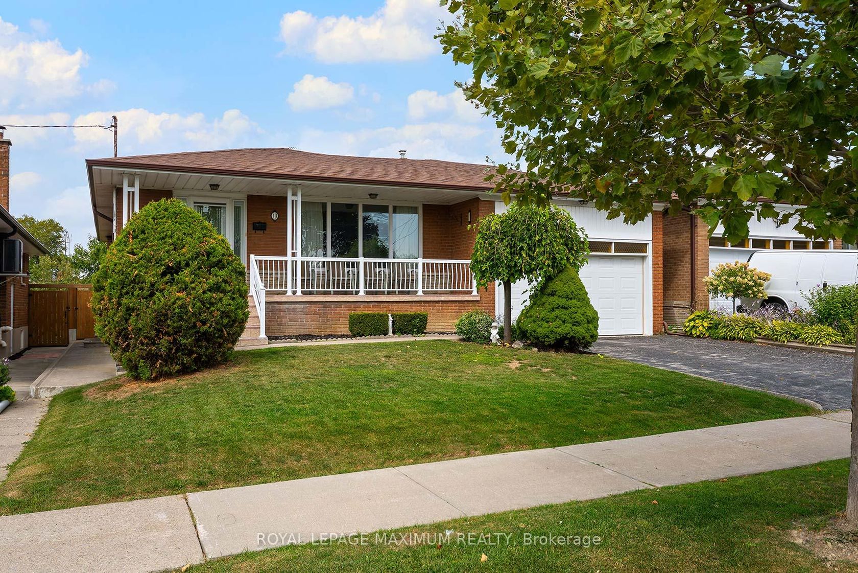 10 Gatesgill Crescent, CFB, Toronto 