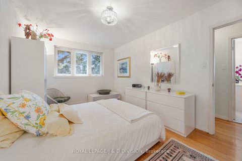 Photo 18 at 31 George Henry Boulevard, Henry Farm, Toronto