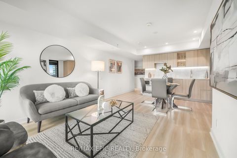 Photo 9 at 810 - 17 Bathurst Street, Waterfront Communities C1, Toronto