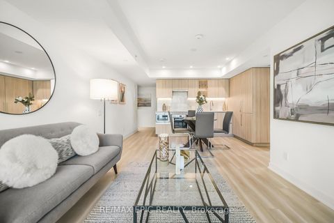 Photo 11 at 810 - 17 Bathurst Street, Waterfront Communities C1, Toronto
