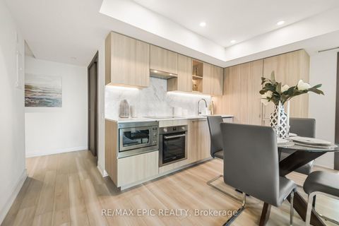 Photo 18 at 810 - 17 Bathurst Street, Waterfront Communities C1, Toronto