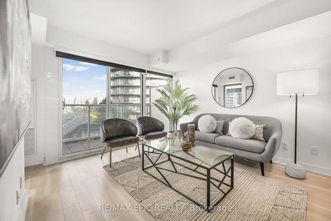 Photo 20 at 810 - 17 Bathurst Street, Waterfront Communities C1, Toronto