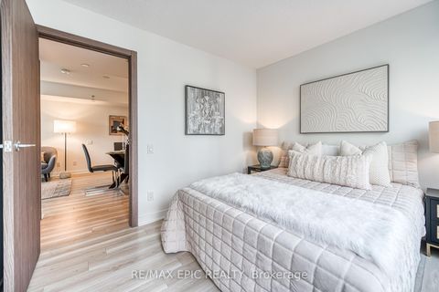 Photo 25 at 810 - 17 Bathurst Street, Waterfront Communities C1, Toronto