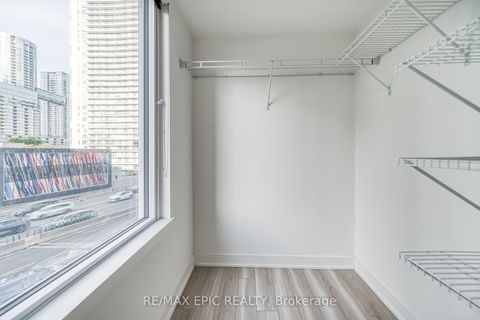 Photo 26 at 810 - 17 Bathurst Street, Waterfront Communities C1, Toronto