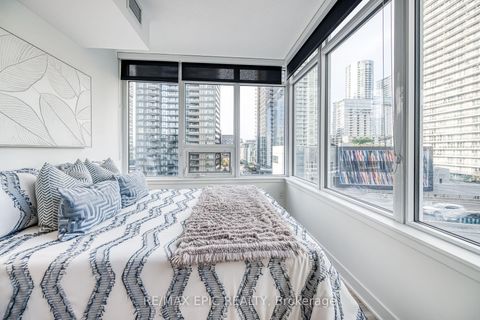 Photo 30 at 810 - 17 Bathurst Street, Waterfront Communities C1, Toronto