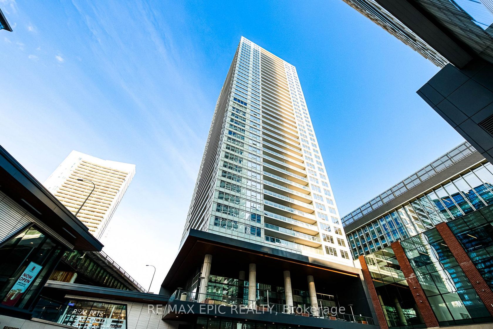 810 - 17 Bathurst Street, Waterfront Communities C1, Toronto 