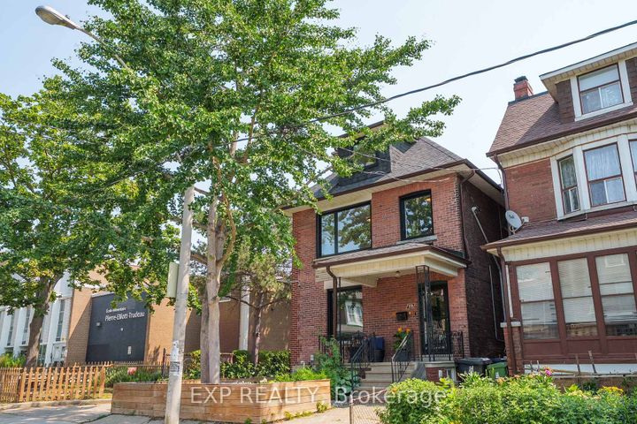 Photo 3 at 29 Grace Street, Bellwoods, Toronto
