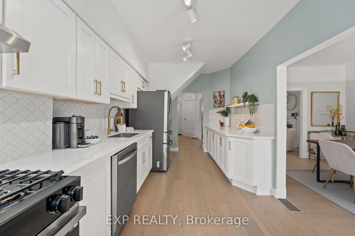 Photo 14 at 29 Grace Street, Bellwoods, Toronto