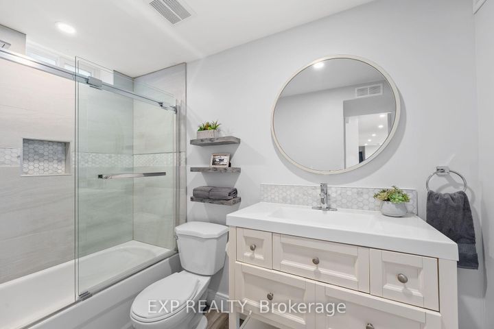 Photo 34 at 29 Grace Street, Bellwoods, Toronto