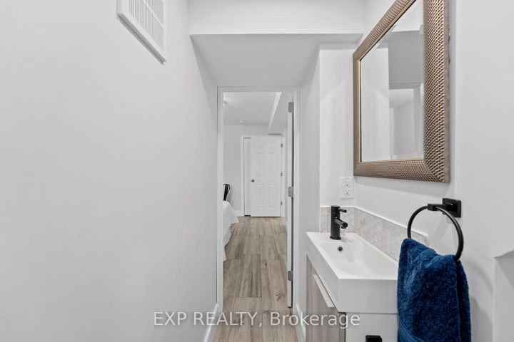 Photo 35 at 29 Grace Street, Bellwoods, Toronto