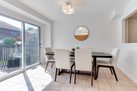 Photo 6 at 39 Ronan Crescent, Sonoma Heights, Vaughan