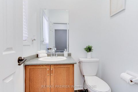Photo 7 at 39 Ronan Crescent, Sonoma Heights, Vaughan