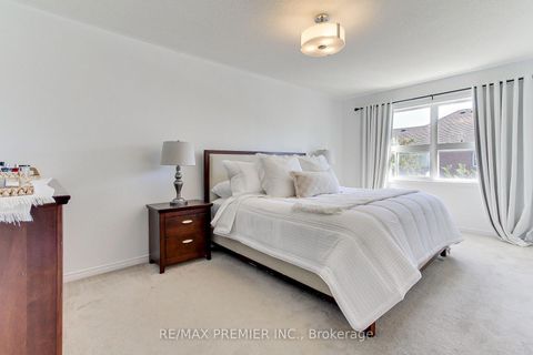 Photo 9 at 39 Ronan Crescent, Sonoma Heights, Vaughan