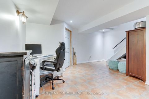Photo 17 at 39 Ronan Crescent, Sonoma Heights, Vaughan