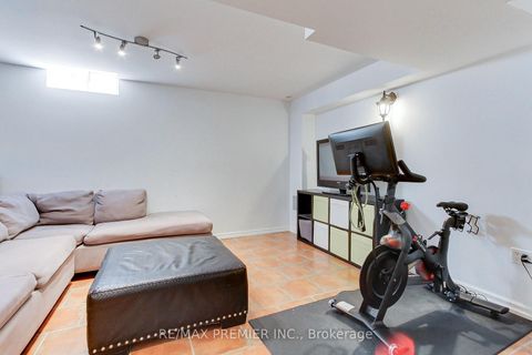 Photo 19 at 39 Ronan Crescent, Sonoma Heights, Vaughan