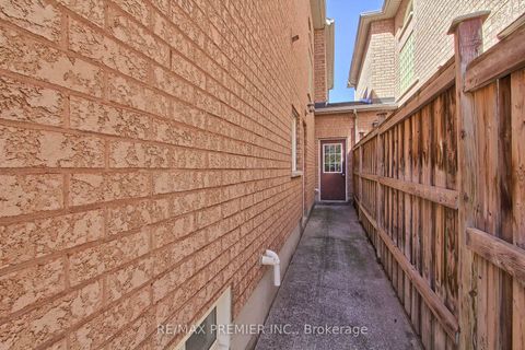 Photo 22 at 39 Ronan Crescent, Sonoma Heights, Vaughan