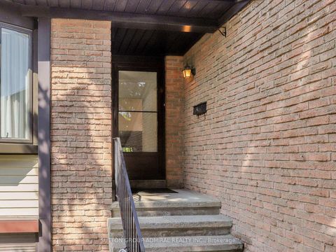 Photo 2 at 80 Castle Rock Drive, North Richvale, Richmond Hill