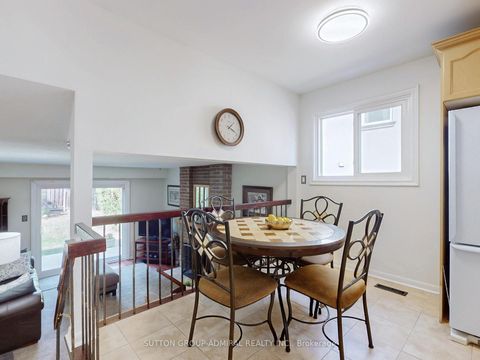 Photo 10 at 80 Castle Rock Drive, North Richvale, Richmond Hill