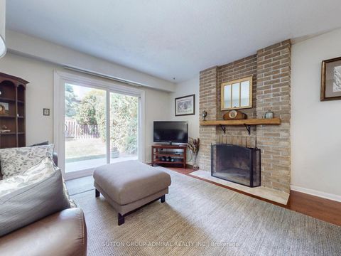 Photo 13 at 80 Castle Rock Drive, North Richvale, Richmond Hill Photo 13 at 80 Castle Rock Drive, North Richvale, Richmond Hill