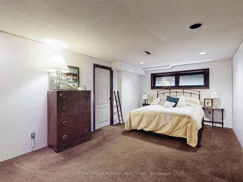 Photo 21 at 80 Castle Rock Drive, North Richvale, Richmond Hill