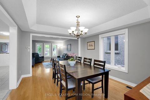 Photo 11 at 24 Timber Valley Avenue, Oak Ridges, Richmond Hill Photo 11 at 24 Timber Valley Avenue, Oak Ridges, Richmond Hill