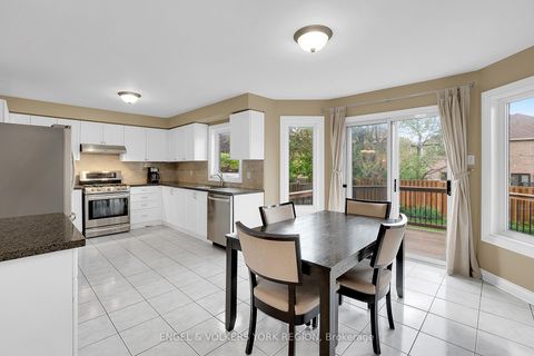Photo 12 at 24 Timber Valley Avenue, Oak Ridges, Richmond Hill